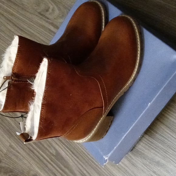 Brand New Marla boots - Picture 4 of 5